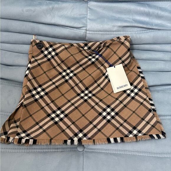 Burberry Tan Plaid rock Women's Skirt NWT 8 - Picture 3 of 9